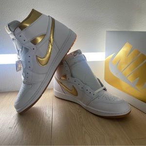 Air Jordan 1 Retro HI OG Metallic Gold/White Womens Size 14.5 Men Size 13